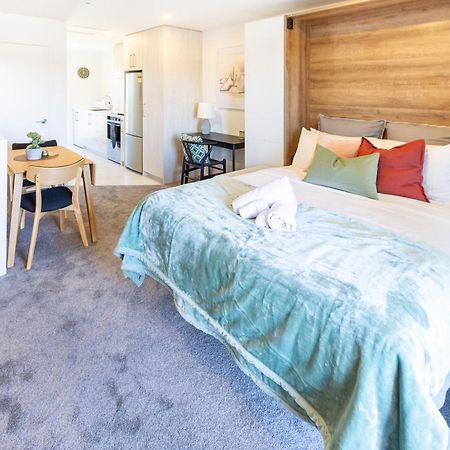 City Living: Upper Studio Haven On Wilmer Christchurch Dış mekan fotoğraf